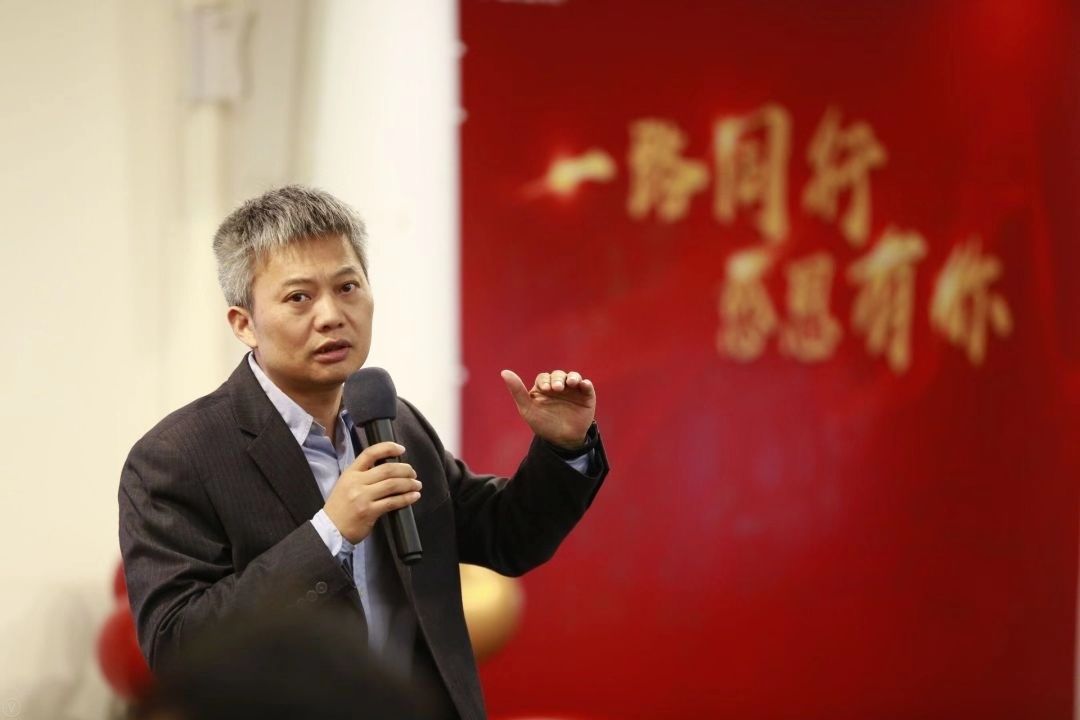 1605599142439112.jpg b8215a528dd9d4ea0dea93acf1a8d5bc.jpg